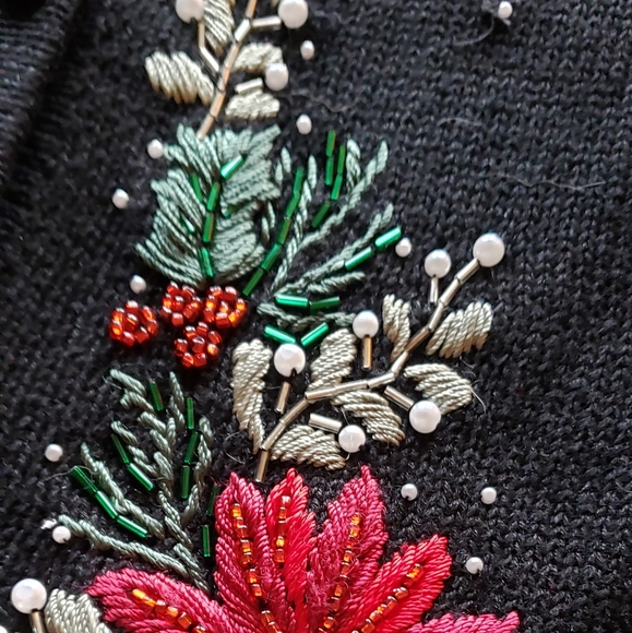Victoria Jones | Sophisticated Christmas Sweater - Picture 5 of 16